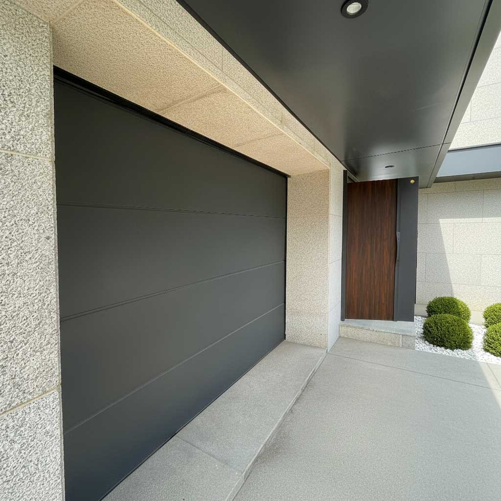 أبواب جراج متينة مصممة للاستخدام طويل الأمد